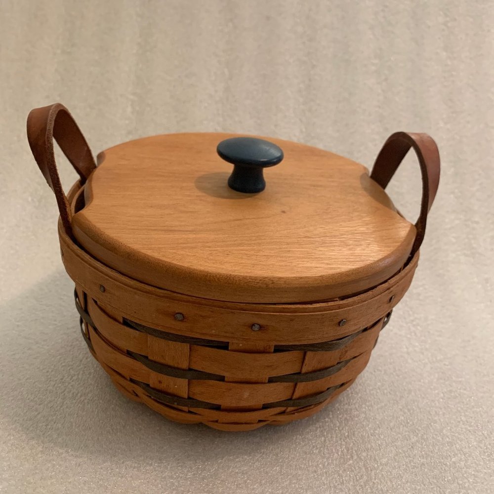 Longaberger 1994 Small Heartland Darning Basket w/ Lid